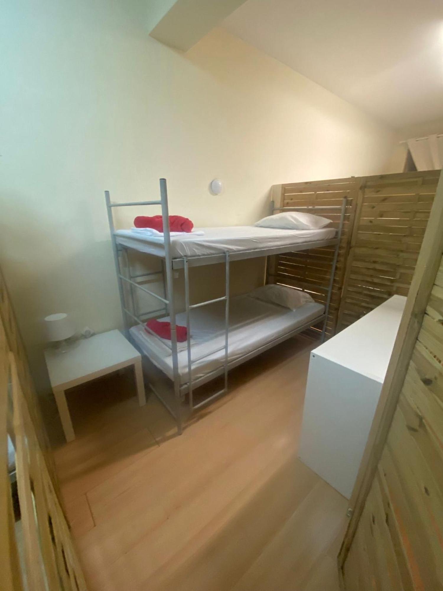 Garden Hostel Aradas Eksteriør bilde